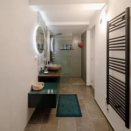 Panoramer Yourhosthelper וילה